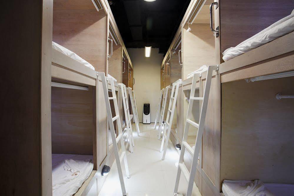 Capsule Hostel Patong Exterior foto
